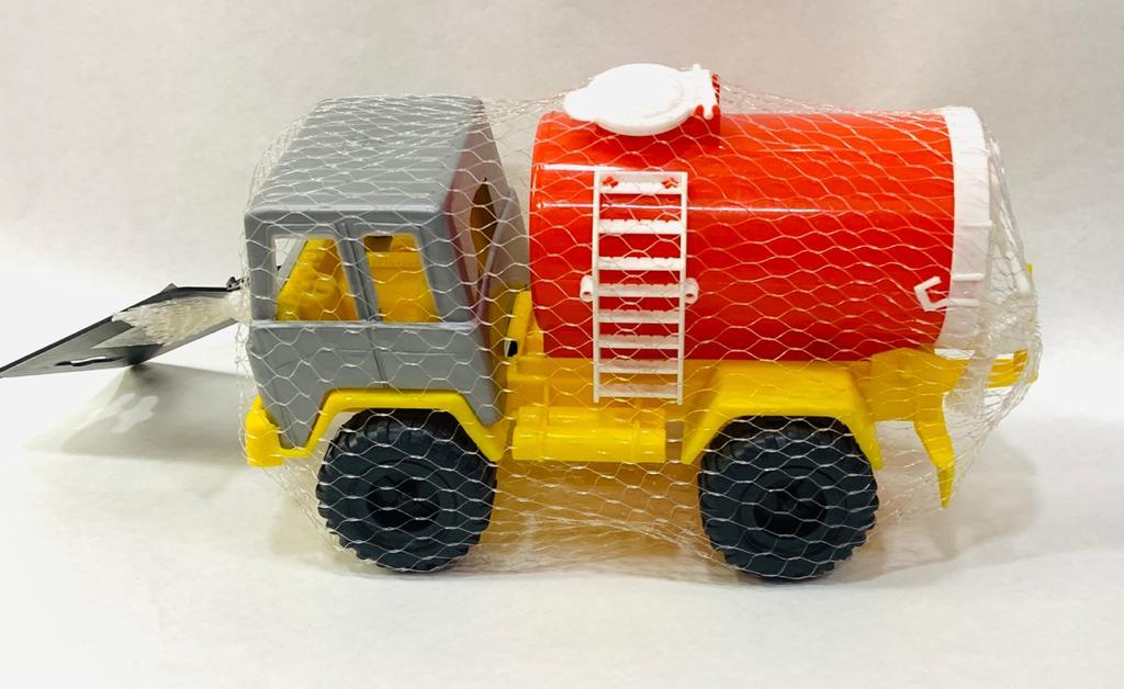 CAMION TANQUE EN RED CHICO